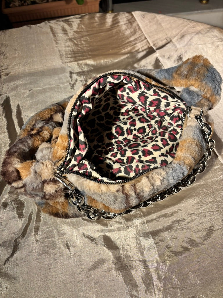 Debbie Chain Fuzzy Hand Bag 4