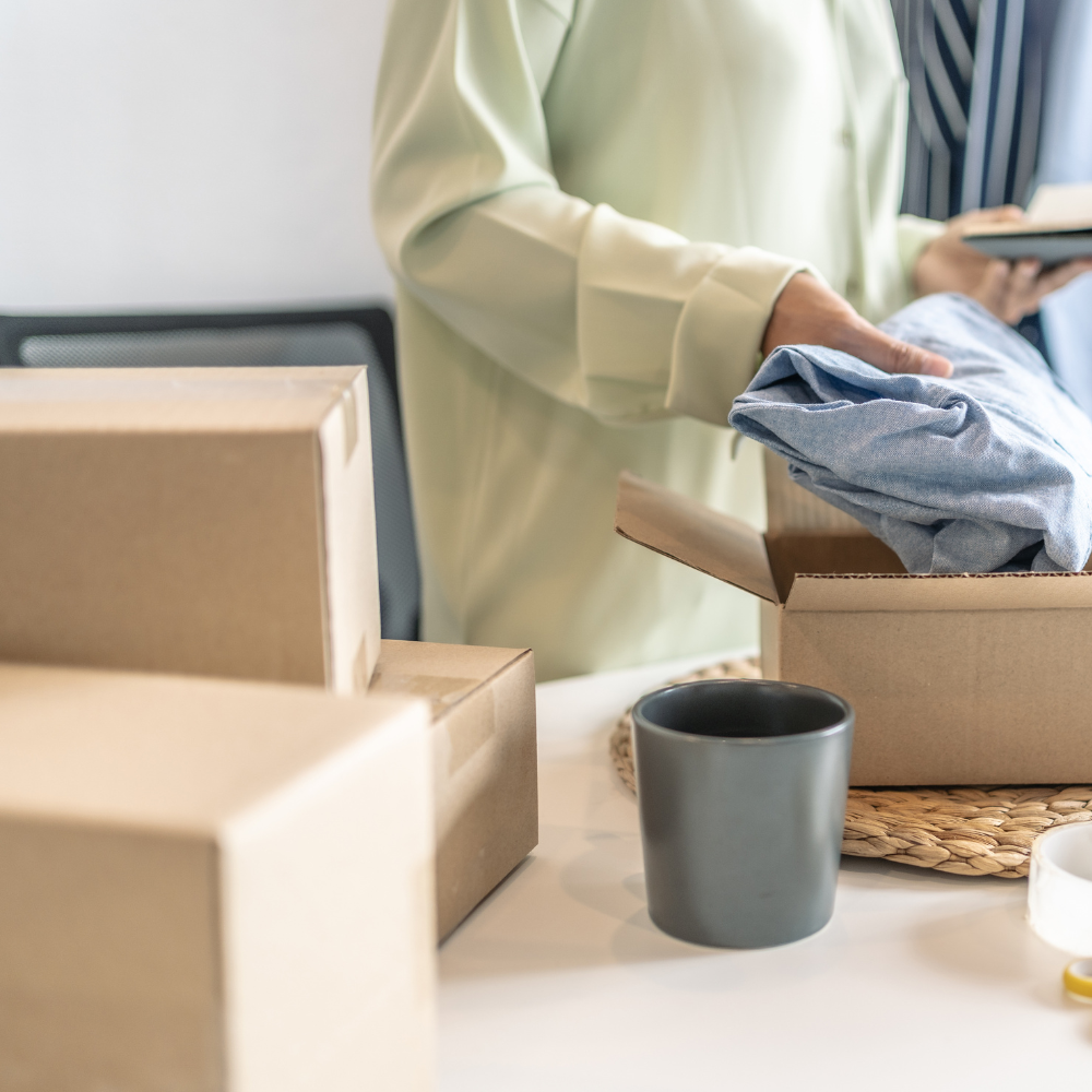 Image banner of Packing Clothes.